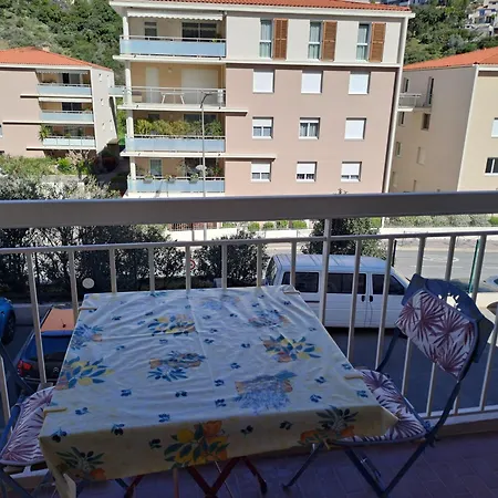 F3 Clair Et Calme A St Raphael * Saint-Raphael (Var)
